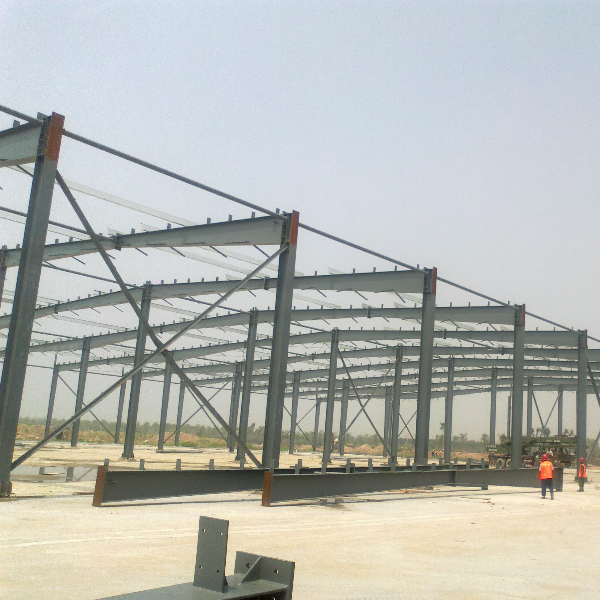 Hangars d'entrepôt préfabriqués à structure en acier